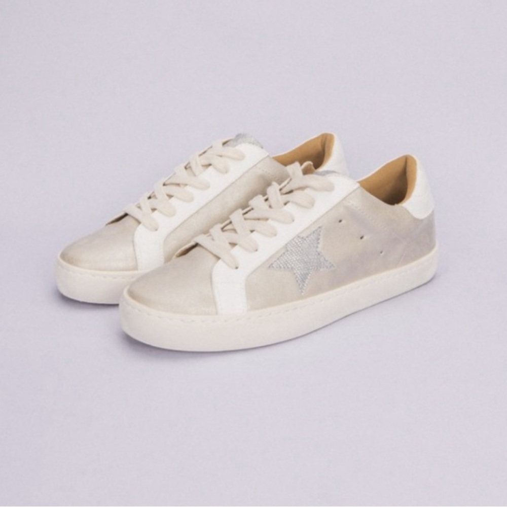 White Raven Miracle Miles Star Sneakers Size 10